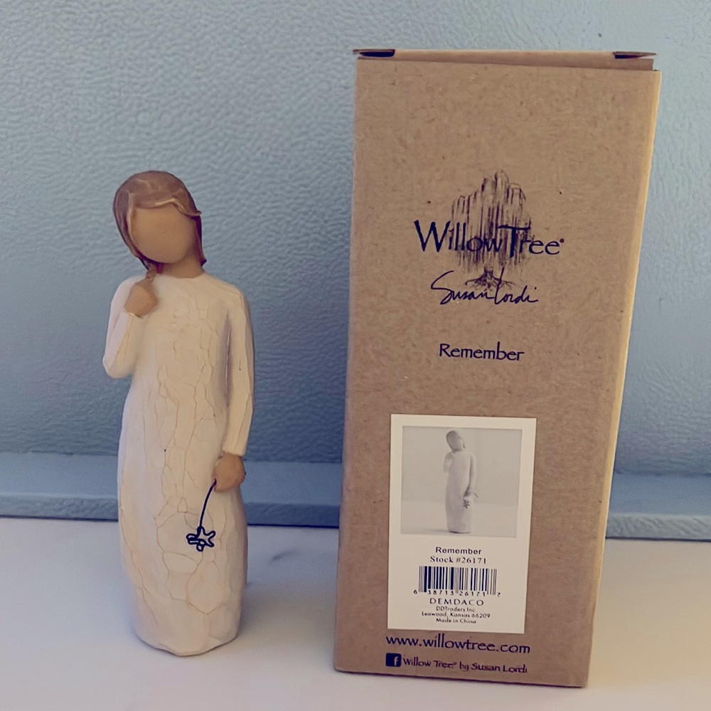 Willow Tree Figurine called Remember